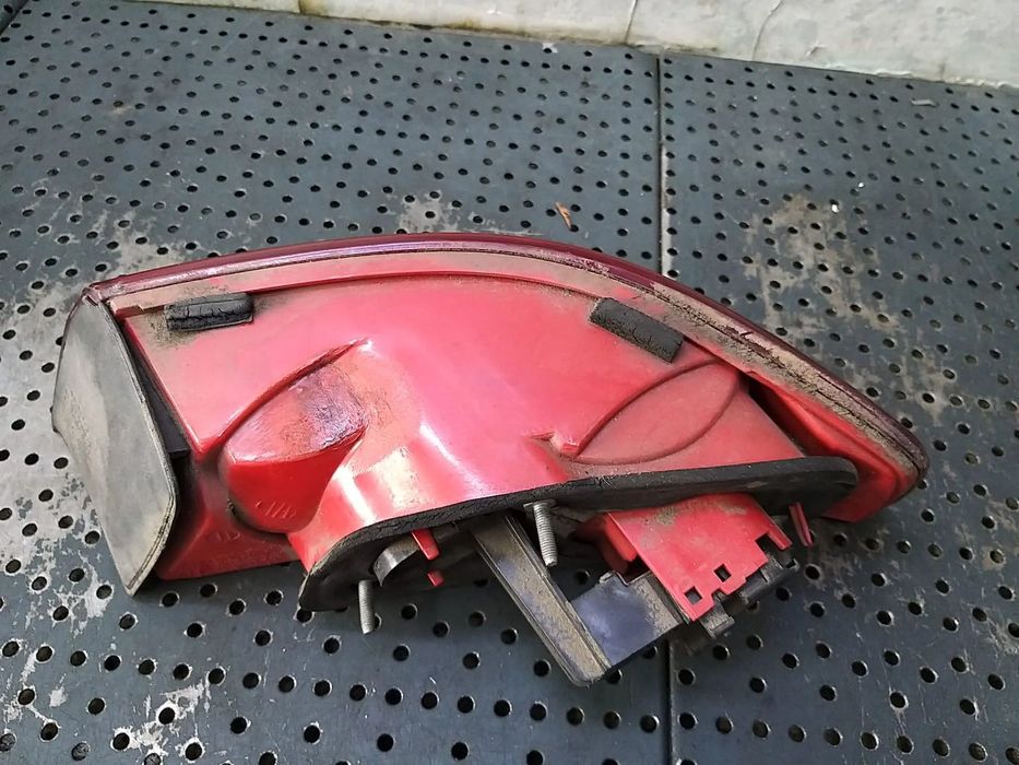 Stop tripla lampa stanga alfa romeo 159 939 086671906l
