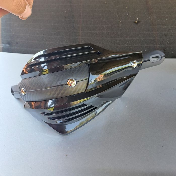 Vând protecție maini