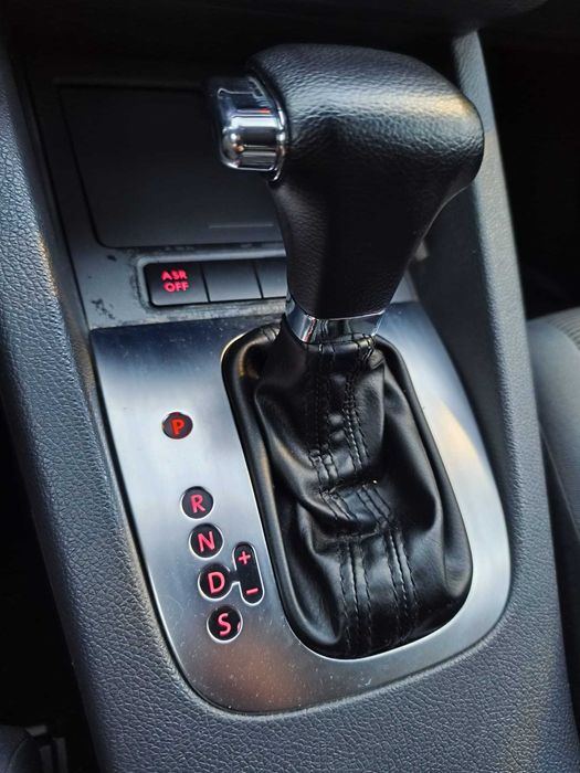 Volkswagen Golf 5 1.6MPI DSG