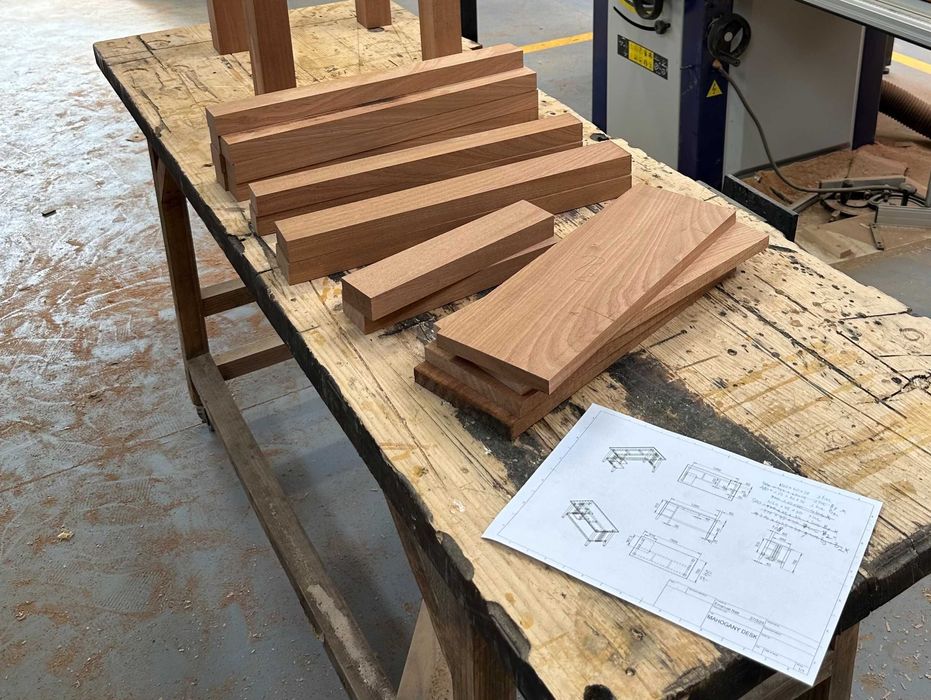 Mobilier premium din lemn masiv – realizat la comandă