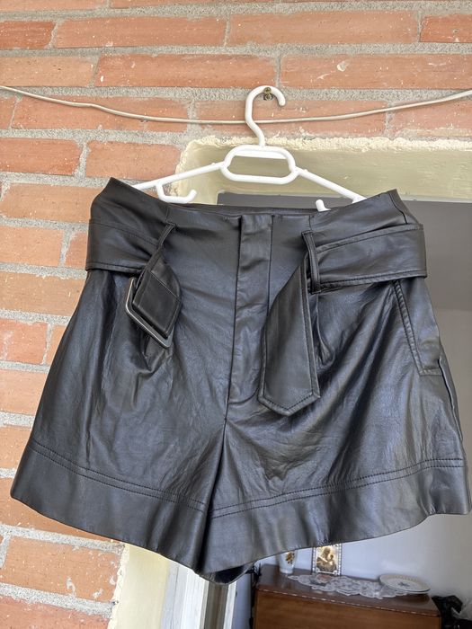 20 lei zara pantaloni scurți din piele neagră cu buzunare