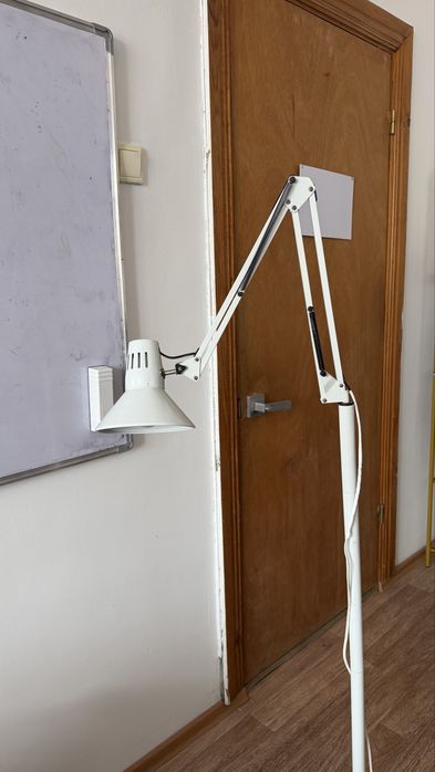 Напольная лампа  180см.