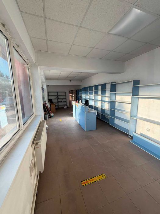 Spațiu comercial de închiriat – Hunedoara, zona OM
