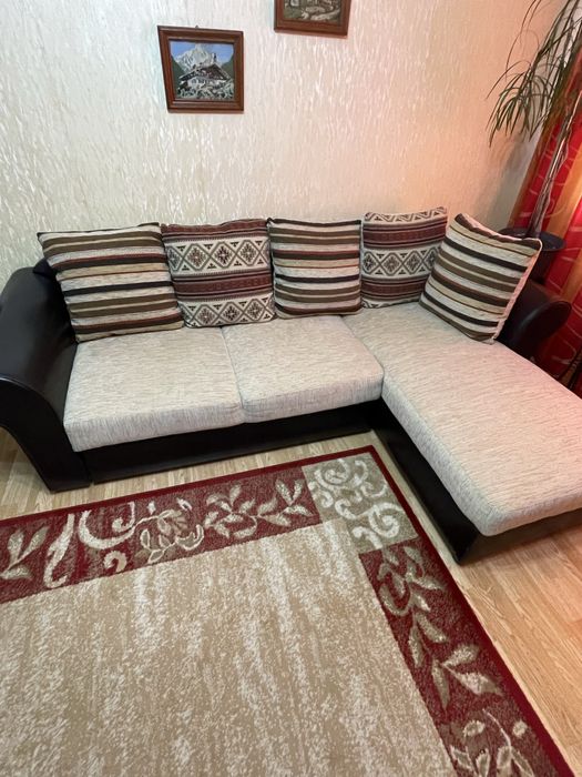 Vand mobila in stare excelenta