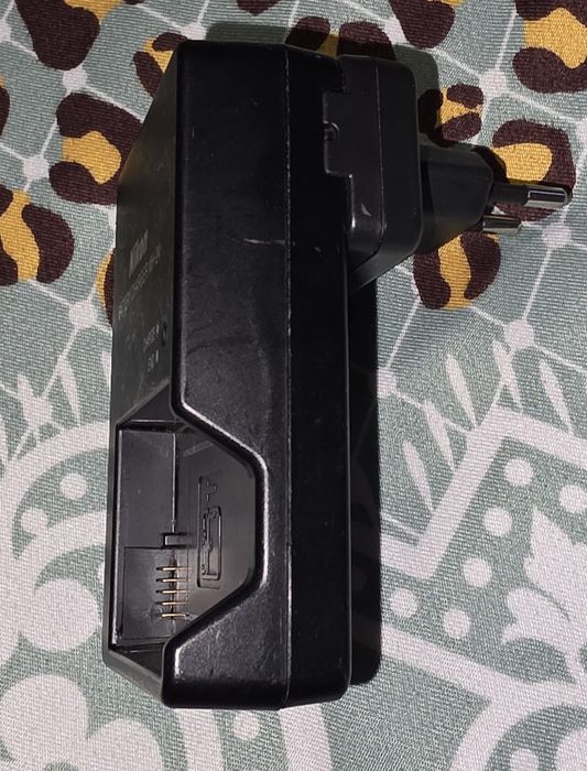 Nikon MH-24 - Incarcator Nikon pentru EN-EL14