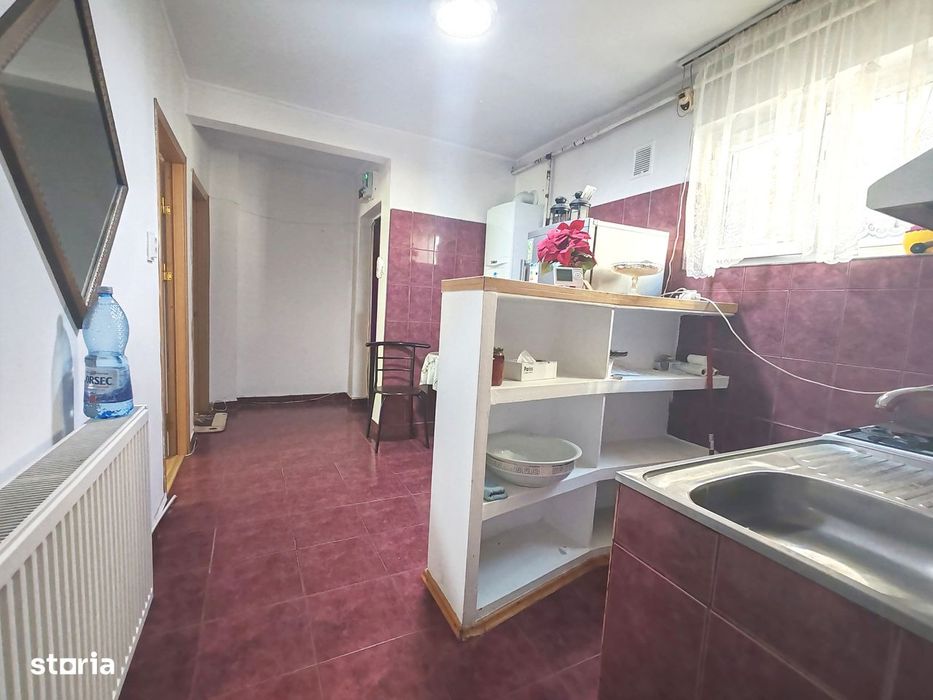 Apartament 3 camere Razboieni, etaj 3/4, confort 1, centrala termica