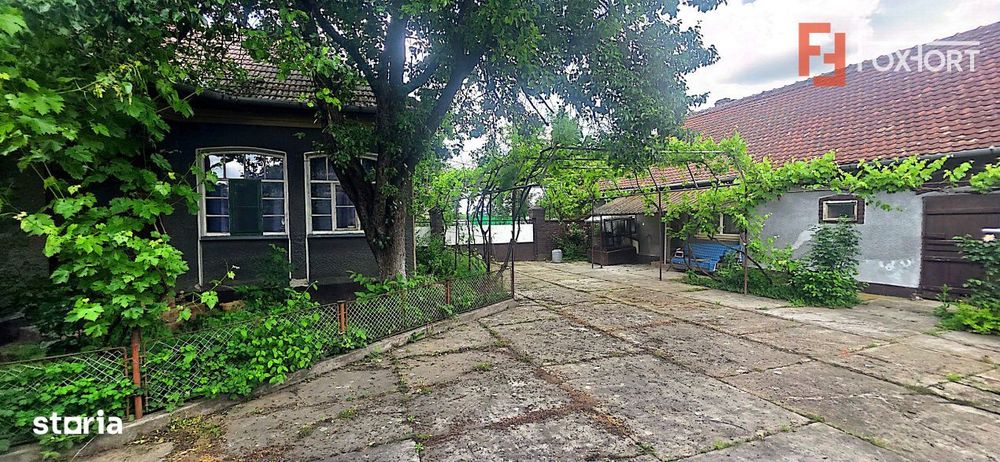 Casa spatioasa de vanzare in Ineu, Jud. Arad