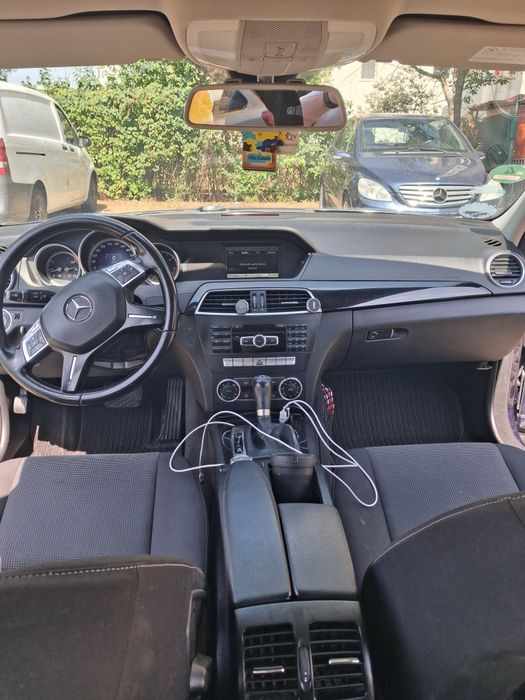 Vând Mercedes c class an 2013