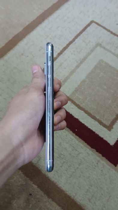 Продам IPhone X White