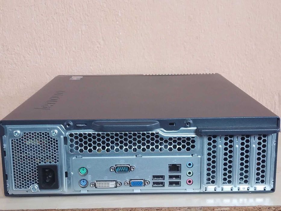 Компютър Lenovo ThinkCentre M71e  с i3-2100, 500GB HDD и 4GB RAM, SFF