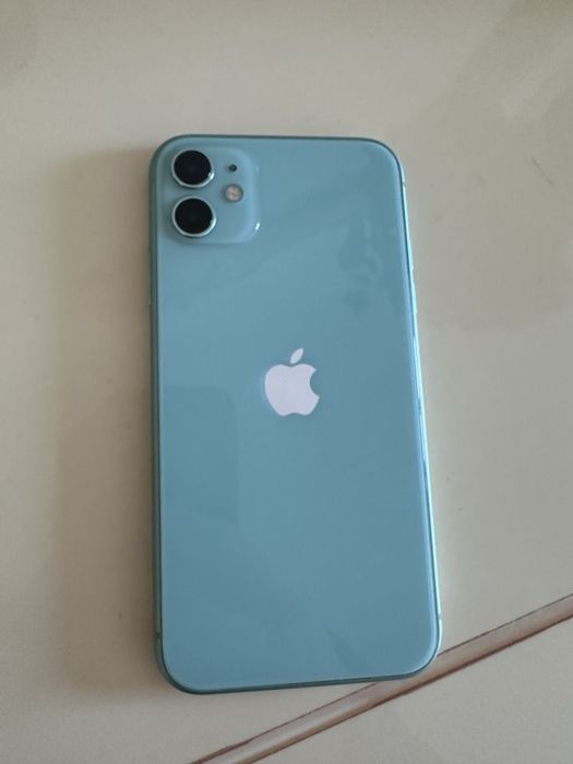 Продам айфон 11