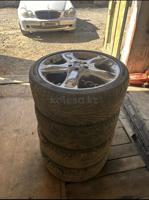 Диски с покрышками на мерс