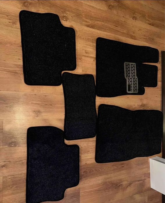 Продам ворсовые полики на мерседес w220 коротыш