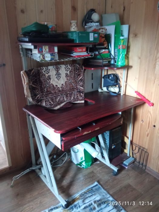 Продам стол компьютерный