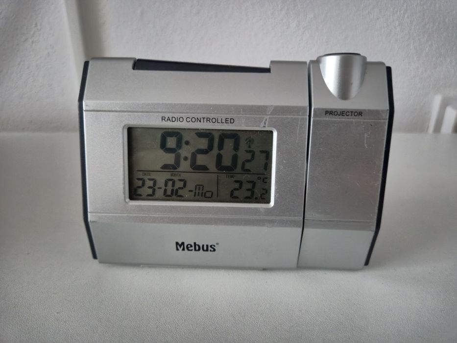 Ceas de birou, cu alarme , ziua , luna , temperatură