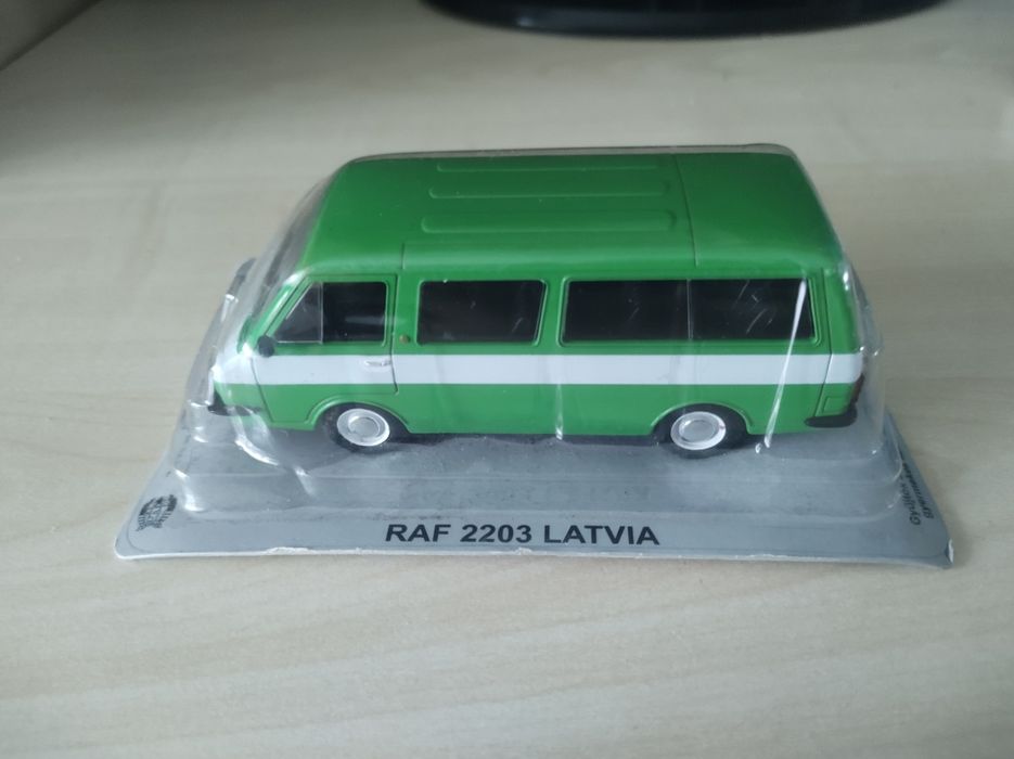 Разни модели 1:43