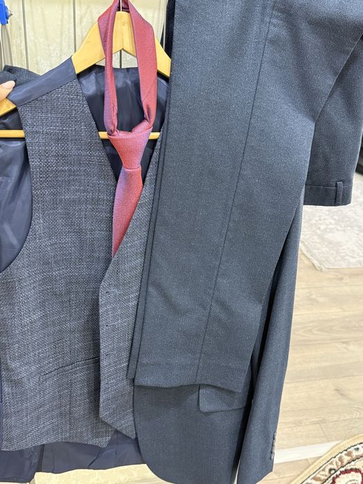Мужской костюм тройка