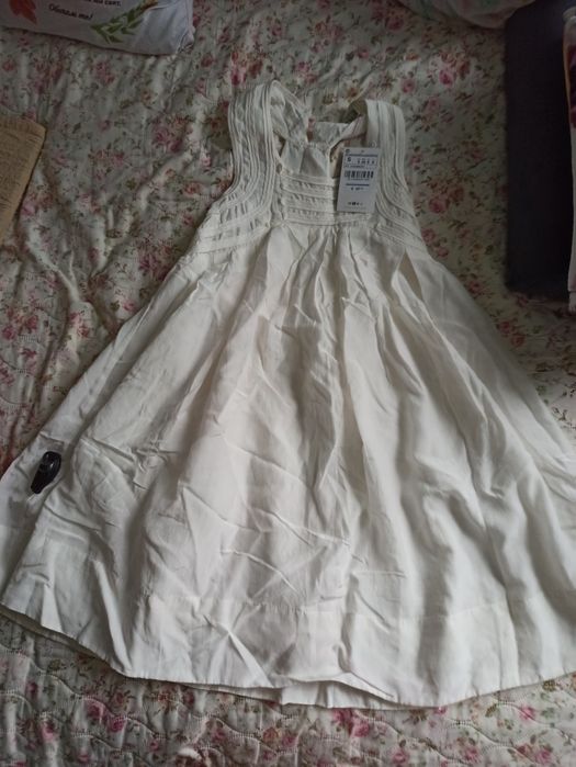 Бяла лятна рокля