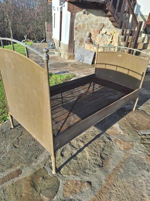 Старинно легло на фабрика Братя Габровски Русе