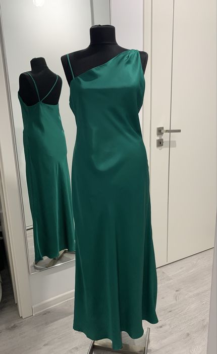 Rochii Zara 80 lei bucata