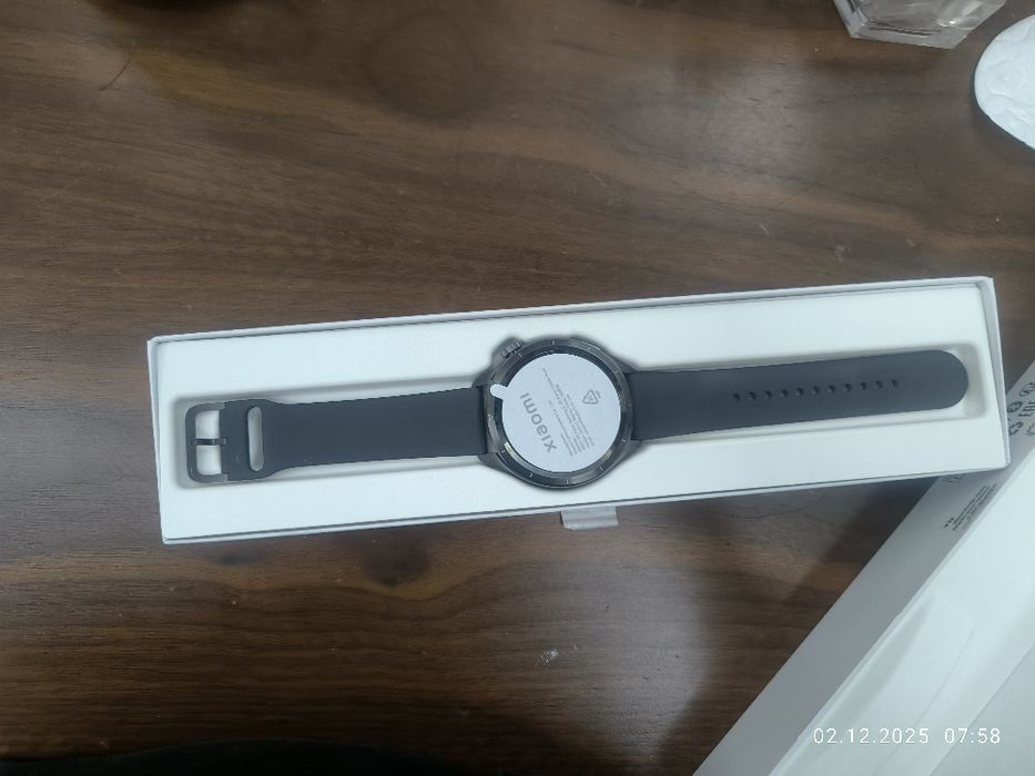 Mi watch s4сотилади. Оригинал умуман ищлатилмаган.