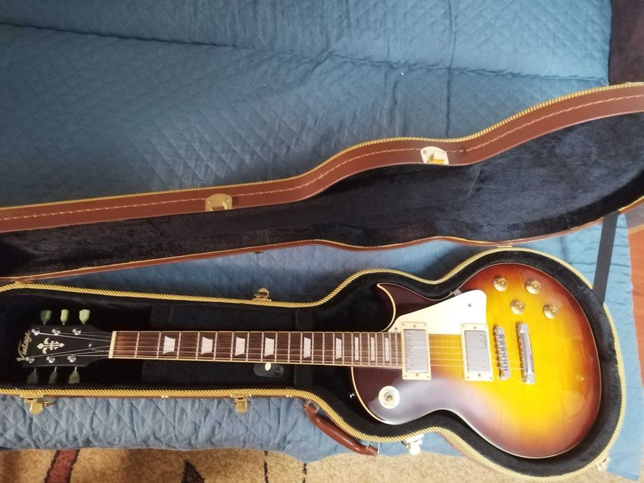 Chitara electrica vintage, procesor g 1 four si amplificator marshall