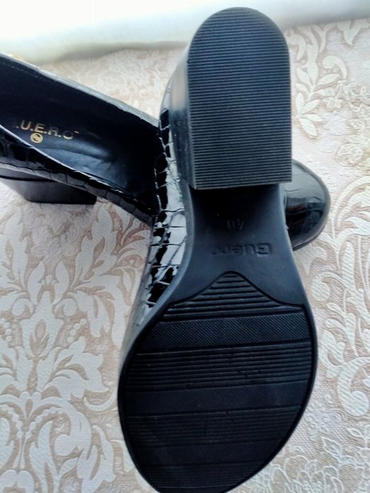 Продам туфли  коженные  в отличном состоянии.