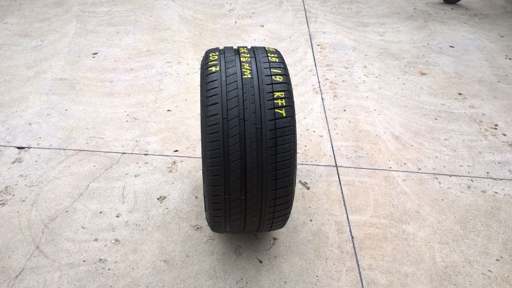 O anvelopa vara 255 35 19 michelin pilot sport 3 run flat cu 7,8 mm