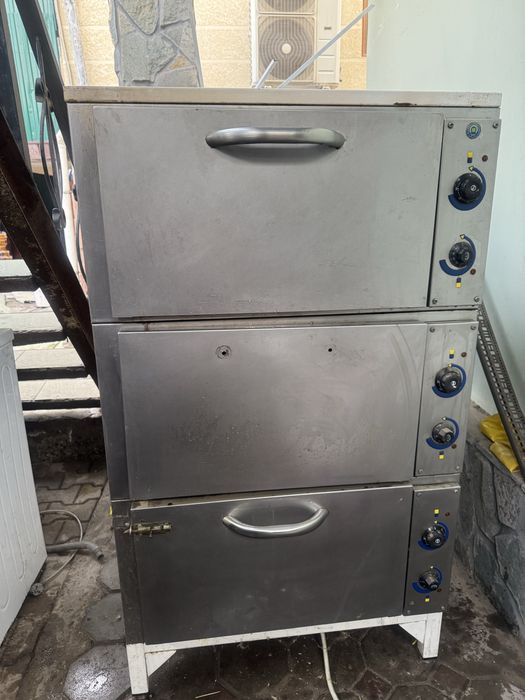 Продам профессиональный жарочный шкаф (3-секционный)