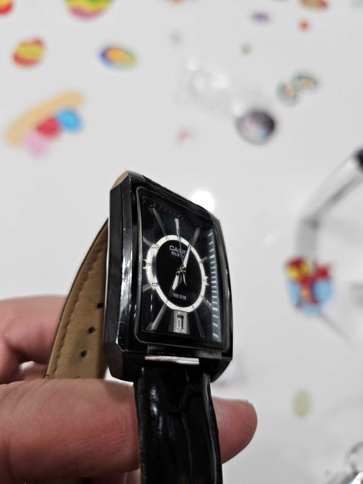 Мъжки часовник Casio, стилен и елегантен + подарък чисто Нова батерия