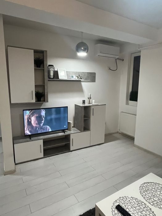 Propietar inchirez apartament cu 2 camere