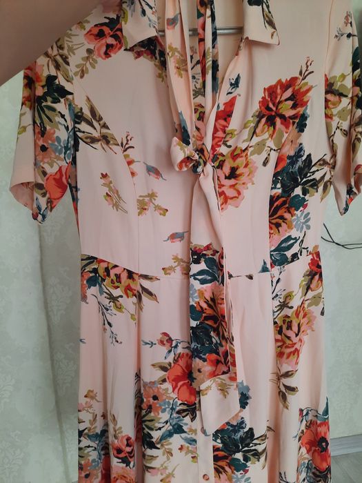 Платья красивая  демисезон