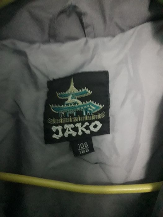 Продаю пуховик новый