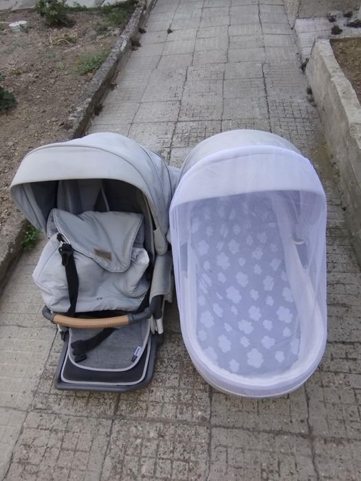 Бебешка количка Roan