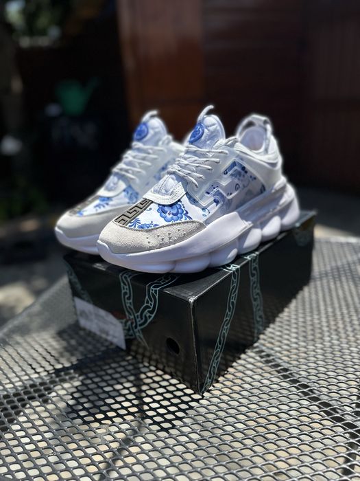 versace chain reaction