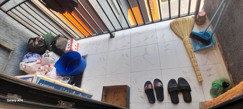 Assalomu alaykum Sergeli yangi darxon2 da kvartira bor. 1ta bola kerak