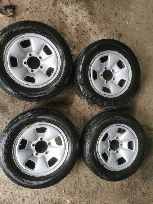 Jante Suzuki Jimmy  R16