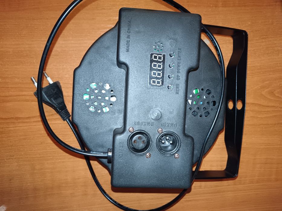 Vând proiector par led