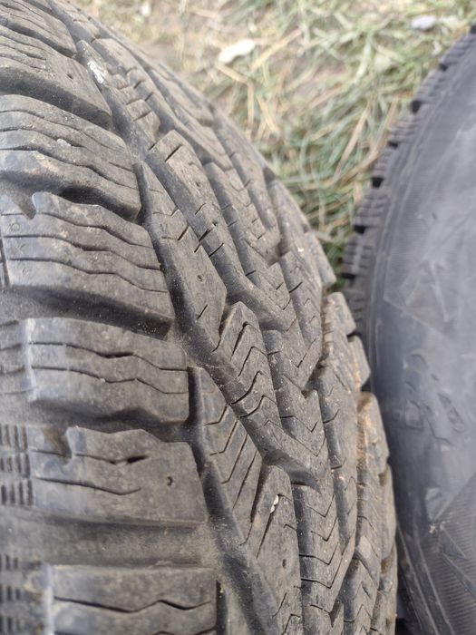 Продавам 15 цола джанти със зимни гуми Kormoran 5х112 за Мерцедес