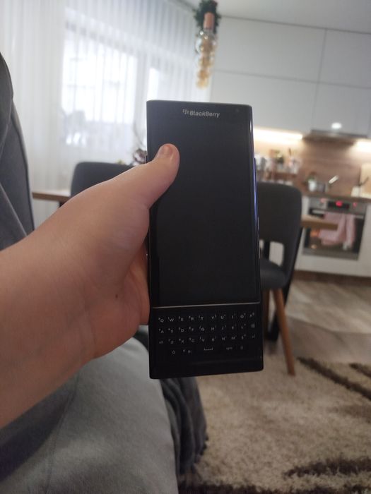 Blackberry priv карбонен гръб