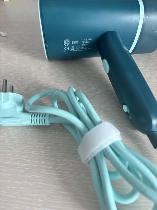 Philips преносима ютия за гладене с пара STH3020 – като нов