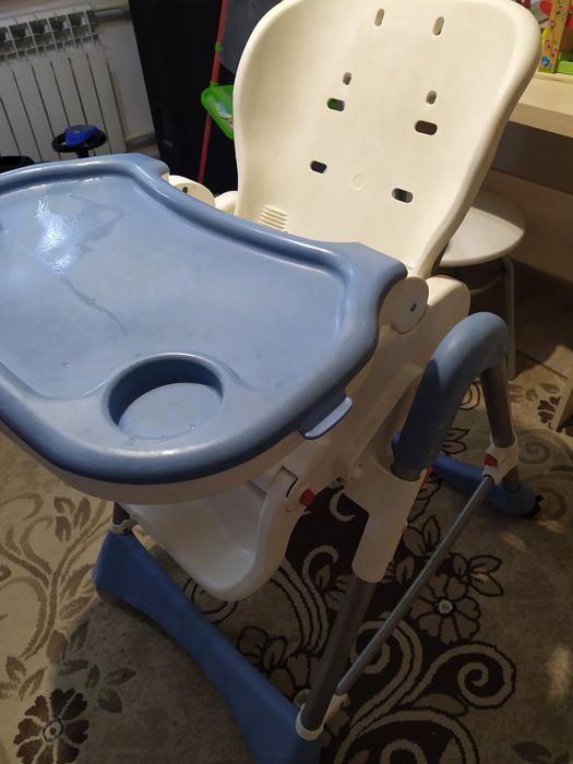 Стульчик для кормления "Chicco"