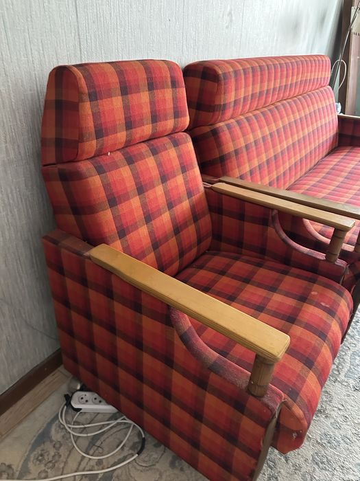 Отдам диван и кресла