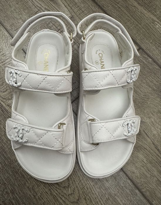 Санадали chanel натур кожа