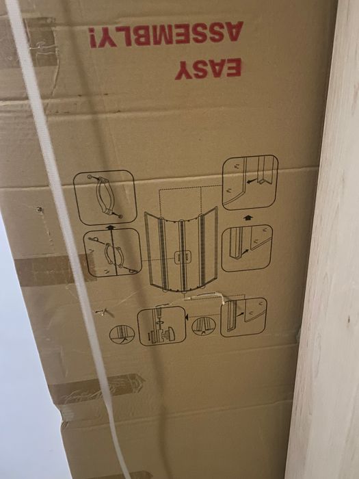 Продавам Душ кабина модел ICS 285FS нова