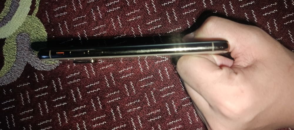 IPHONE XS заблокированный