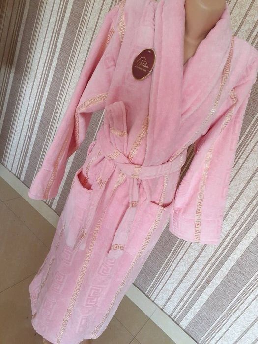 Banniy xalat xar xil ranglari bor