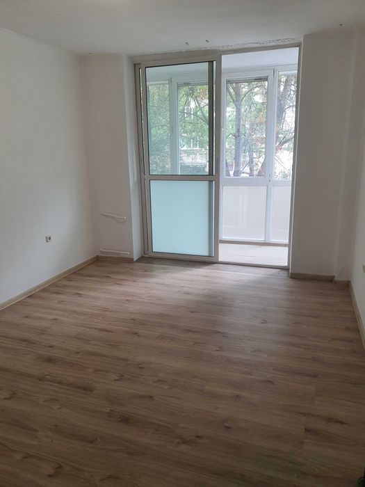 Продава се Тристаен апартамент в София, 7-ми 11-ти километър - 120 кв.м за 3917 €/кв.м - Снимка #2