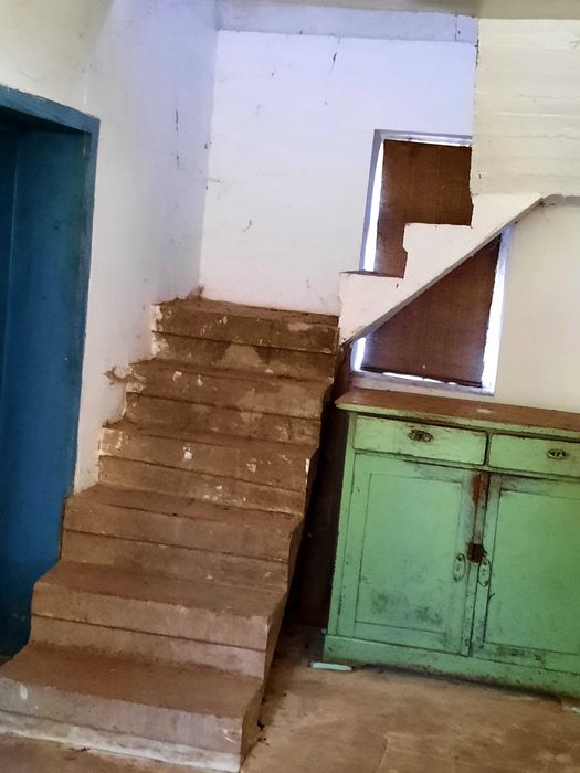 Продавам къща с голям парцел в с. Нивянин