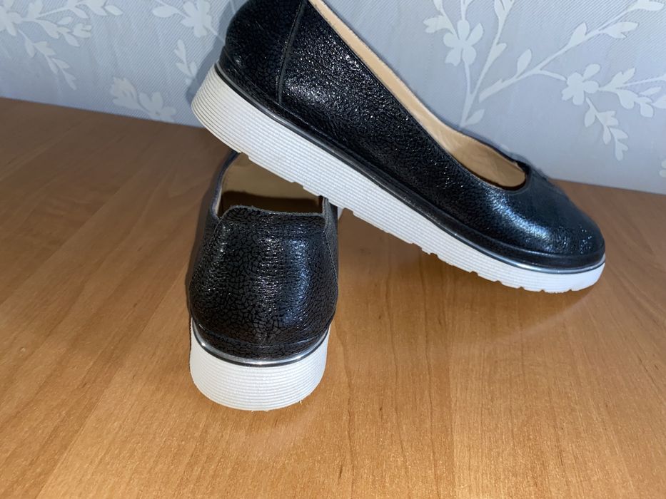 Продам женские лоферы